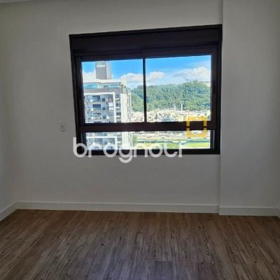 Apartamento com 113m², 3 quartos (sendo 3 suítes), 2 garagens, no bairro Kobrasol em São José