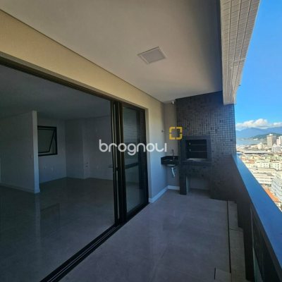 Apartamento com 113m², 3 quartos (sendo 3 suítes), 2 garagens, no bairro Kobrasol em São José