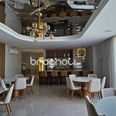 Apartamento com 113m², 3 quartos (sendo 3 suítes), 2 garagens, no bairro Kobrasol em São José