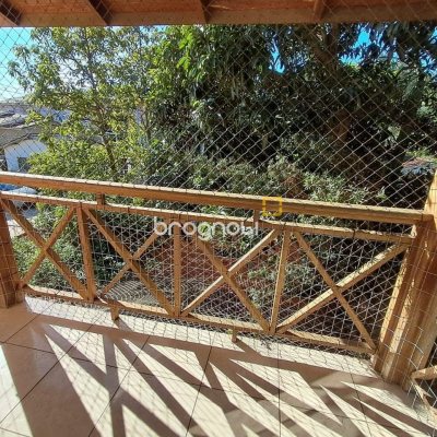 Casa com 74m², 2 quartos (sendo 1 suíte), 3 garagens, no bairro Ingleses em Florianópolis