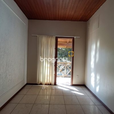 Casa com 74m², 2 quartos (sendo 1 suíte), 3 garagens, no bairro Ingleses em Florianópolis