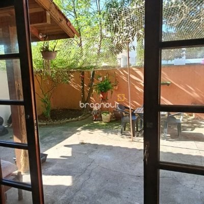Casa com 74m², 2 quartos (sendo 1 suíte), 3 garagens, no bairro Ingleses em Florianópolis