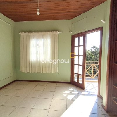 Casa com 74m², 2 quartos (sendo 1 suíte), 3 garagens, no bairro Ingleses em Florianópolis