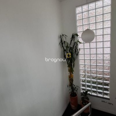 Casa com 200m², 3 quartos (sendo 1 suíte), 2 garagens, no bairro Pedra Branca em Palhoça