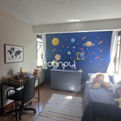 Casa com 236m², 3 quartos (sendo 1 suíte), 2 garagens, no bairro Coqueiros em Florianópolis