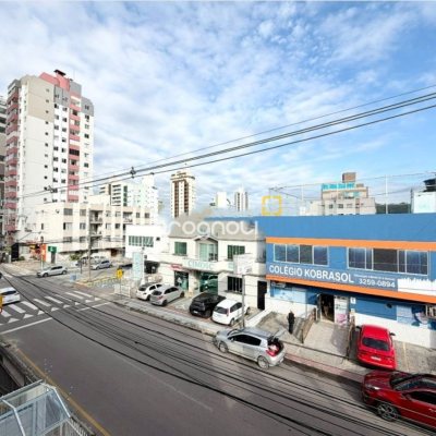 Apartamento com 54m², 2 quartos, 1 garagem, no bairro Kobrasol em São José