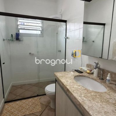Casa com 193m², 4 quartos (sendo 2 suítes), 2 garagens, no bairro Santa Mônica em Florianópolis