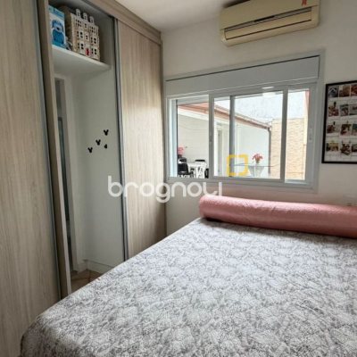 Casa com 193m², 4 quartos (sendo 2 suítes), 2 garagens, no bairro Santa Mônica em Florianópolis