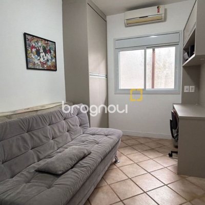 Casa com 193m², 4 quartos (sendo 2 suítes), 2 garagens, no bairro Santa Mônica em Florianópolis