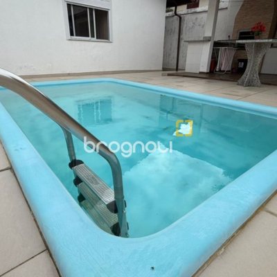 Casa com 193m², 4 quartos (sendo 2 suítes), 2 garagens, no bairro Santa Mônica em Florianópolis