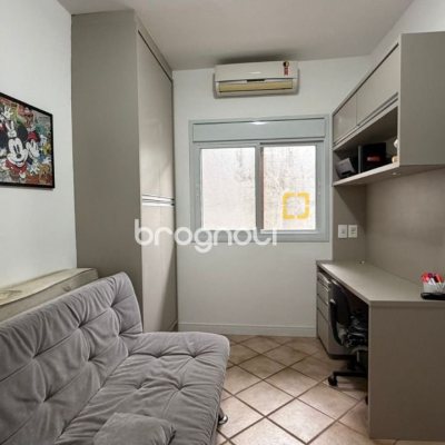 Casa com 193m², 4 quartos (sendo 2 suítes), 2 garagens, no bairro Santa Mônica em Florianópolis
