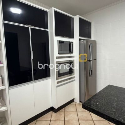 Casa com 193m², 4 quartos (sendo 2 suítes), 2 garagens, no bairro Santa Mônica em Florianópolis