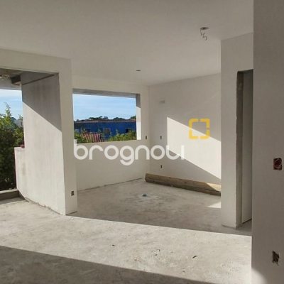 Apartamento com 49m², 1 quarto, 1 garagem, no bairro Cachoeira do Bom Jesus em Florianópolis