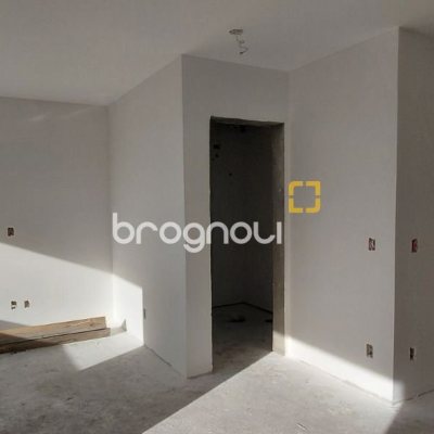 Apartamento com 49m², 1 quarto, 1 garagem, no bairro Cachoeira do Bom Jesus em Florianópolis