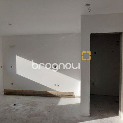 Apartamento com 49m², 1 quarto, 1 garagem, no bairro Cachoeira do Bom Jesus em Florianópolis
