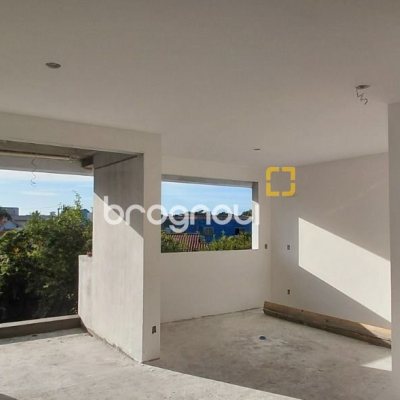 Apartamento com 49m², 1 quarto, 1 garagem, no bairro Cachoeira do Bom Jesus em Florianópolis