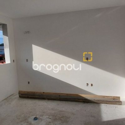 Apartamento com 49m², 1 quarto, 1 garagem, no bairro Cachoeira do Bom Jesus em Florianópolis