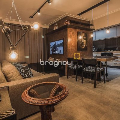 Apartamento com 61m², 2 quartos, 1 garagem, no bairro Centro em Florianópolis