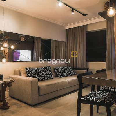 Apartamento com 61m², 2 quartos, 1 garagem, no bairro Centro em Florianópolis