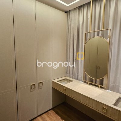 Apartamento com 180m², 4 quartos (sendo 3 suítes), 4 garagens, no bairro Centro em Florianópolis