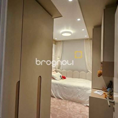 Apartamento com 180m², 4 quartos (sendo 3 suítes), 4 garagens, no bairro Centro em Florianópolis