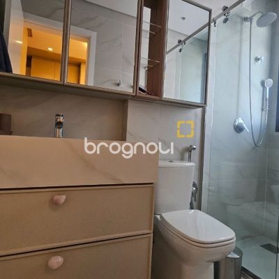 Apartamento com 180m², 4 quartos (sendo 3 suítes), 4 garagens, no bairro Centro em Florianópolis