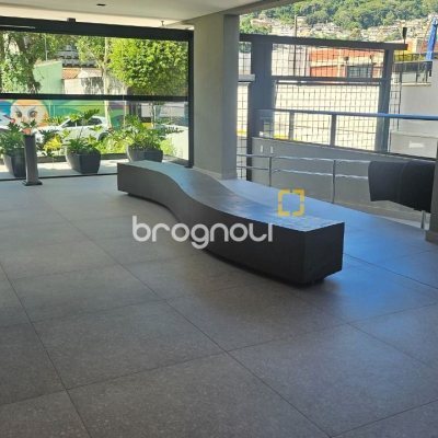 Apartamento com 180m², 4 quartos (sendo 3 suítes), 4 garagens, no bairro Centro em Florianópolis