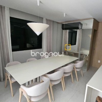 Apartamento com 180m², 4 quartos (sendo 3 suítes), 4 garagens, no bairro Centro em Florianópolis