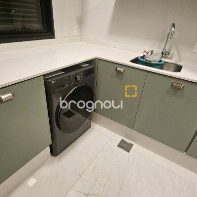 Apartamento com 180m², 4 quartos (sendo 3 suítes), 4 garagens, no bairro Centro em Florianópolis