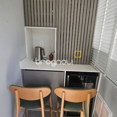 Apartamento com 180m², 4 quartos (sendo 3 suítes), 4 garagens, no bairro Centro em Florianópolis