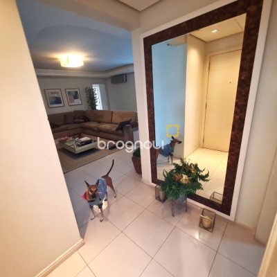 Apartamento com 126m², 3 quartos (sendo 1 suíte), 2 garagens, no bairro Estreito em Florianópolis