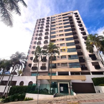Apartamento com 126m², 3 quartos (sendo 1 suíte), 2 garagens, no bairro Estreito em Florianópolis