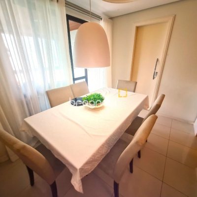 Apartamento com 126m², 3 quartos (sendo 1 suíte), 2 garagens, no bairro Estreito em Florianópolis