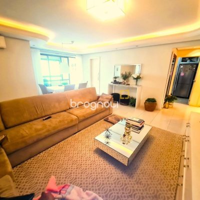 Apartamento com 126m², 3 quartos (sendo 1 suíte), 2 garagens, no bairro Estreito em Florianópolis