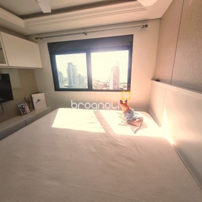 Apartamento com 126m², 3 quartos (sendo 1 suíte), 2 garagens, no bairro Estreito em Florianópolis