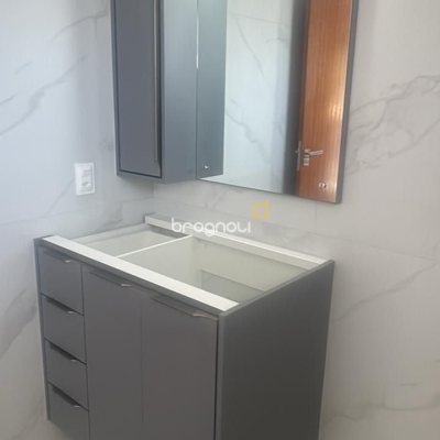Casa com 107m², 3 quartos (sendo 1 suíte), 2 garagens, no bairro Potecas em São José