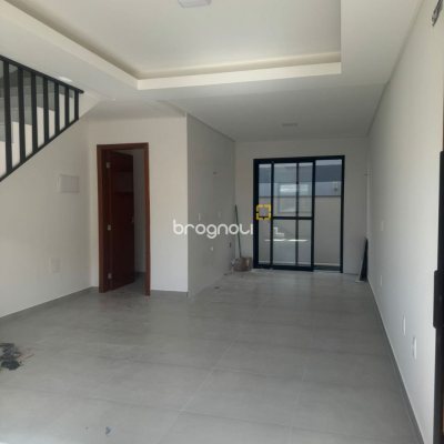 Casa com 107m², 3 quartos (sendo 1 suíte), 2 garagens, no bairro Potecas em São José