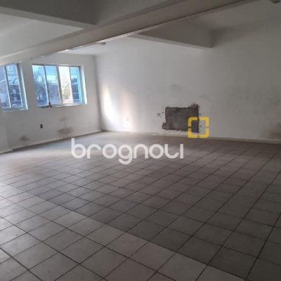 Prédio com 702m², no bairro Centro em Florianópolis