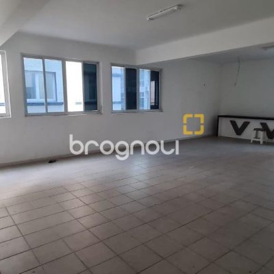 Prédio com 702m², no bairro Centro em Florianópolis