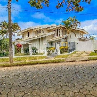 Casa com 329m², 4 quartos (sendo 2 suítes), 3 garagens, no bairro Santa Mônica em Florianópolis