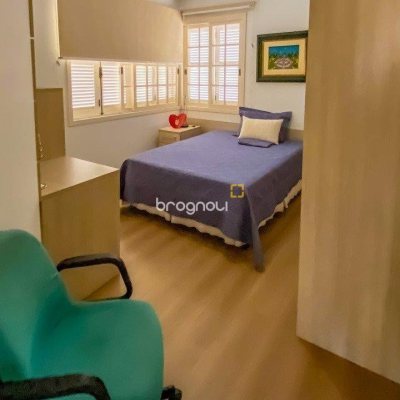 Casa com 329m², 4 quartos (sendo 2 suítes), 3 garagens, no bairro Santa Mônica em Florianópolis