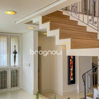 Casa com 329m², 4 quartos (sendo 2 suítes), 3 garagens, no bairro Santa Mônica em Florianópolis