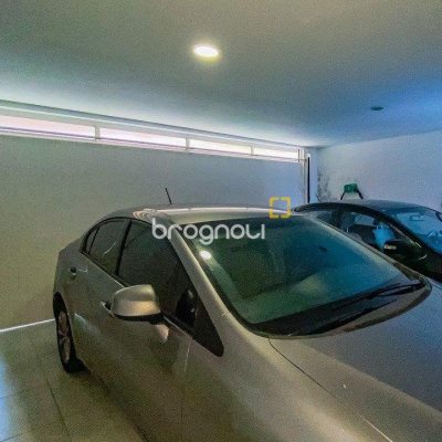 Casa com 329m², 4 quartos (sendo 2 suítes), 3 garagens, no bairro Santa Mônica em Florianópolis
