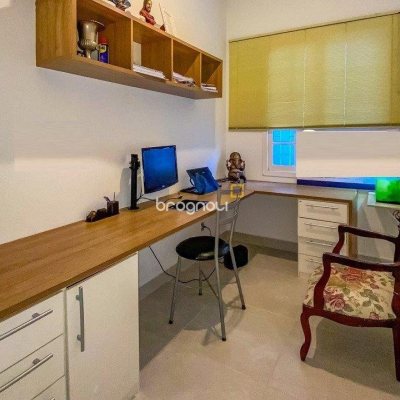 Casa com 329m², 4 quartos (sendo 2 suítes), 3 garagens, no bairro Santa Mônica em Florianópolis