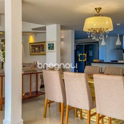 Casa com 329m², 4 quartos (sendo 2 suítes), 3 garagens, no bairro Santa Mônica em Florianópolis