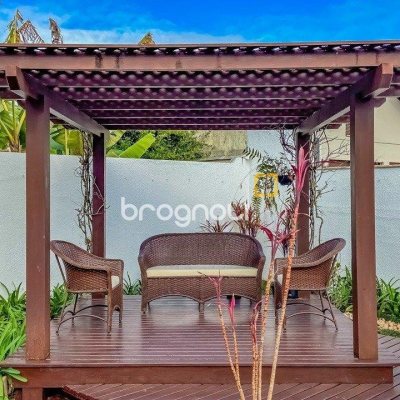 Casa com 329m², 4 quartos (sendo 2 suítes), 3 garagens, no bairro Santa Mônica em Florianópolis