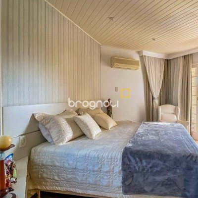 Casa com 329m², 4 quartos (sendo 2 suítes), 3 garagens, no bairro Santa Mônica em Florianópolis