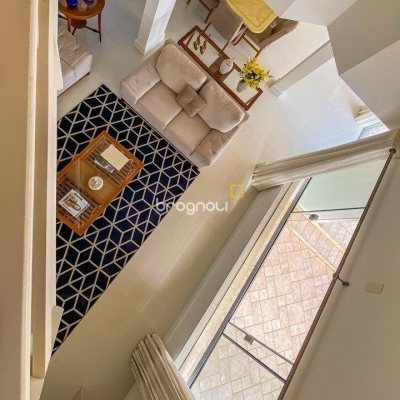 Casa com 329m², 4 quartos (sendo 2 suítes), 3 garagens, no bairro Santa Mônica em Florianópolis
