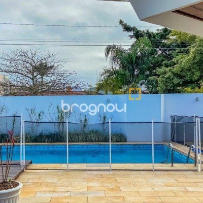 Casa com 329m², 4 quartos (sendo 2 suítes), 3 garagens, no bairro Santa Mônica em Florianópolis
