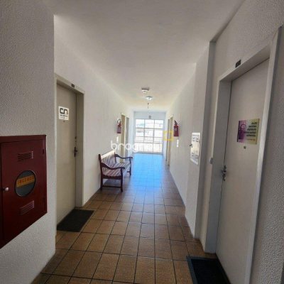 Sala com 23m², no bairro Trindade em Florianópolis